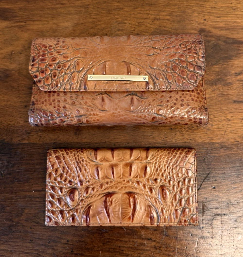 Vintage 1980s 1990s Brahmin Pecan Croc Embossed Leather Checkbook Wallet